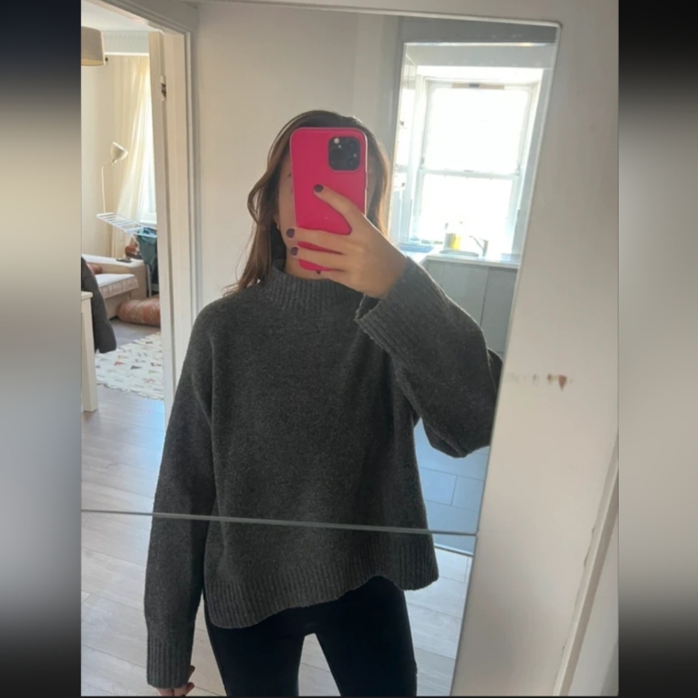 Uniqlo Dark Gray Women's Turtleneck Sweater